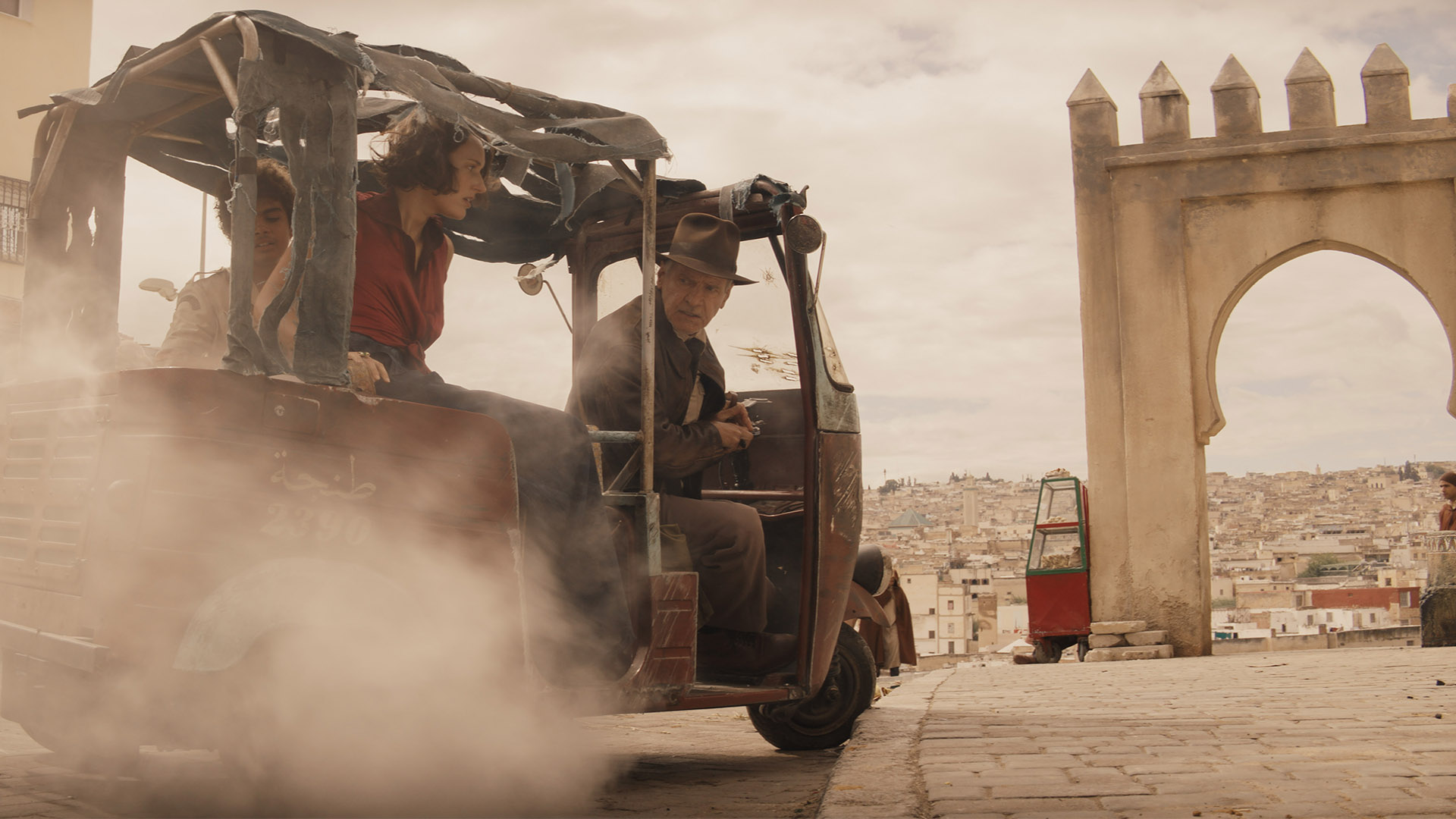 Indy and Helena on the tuk-tuk.