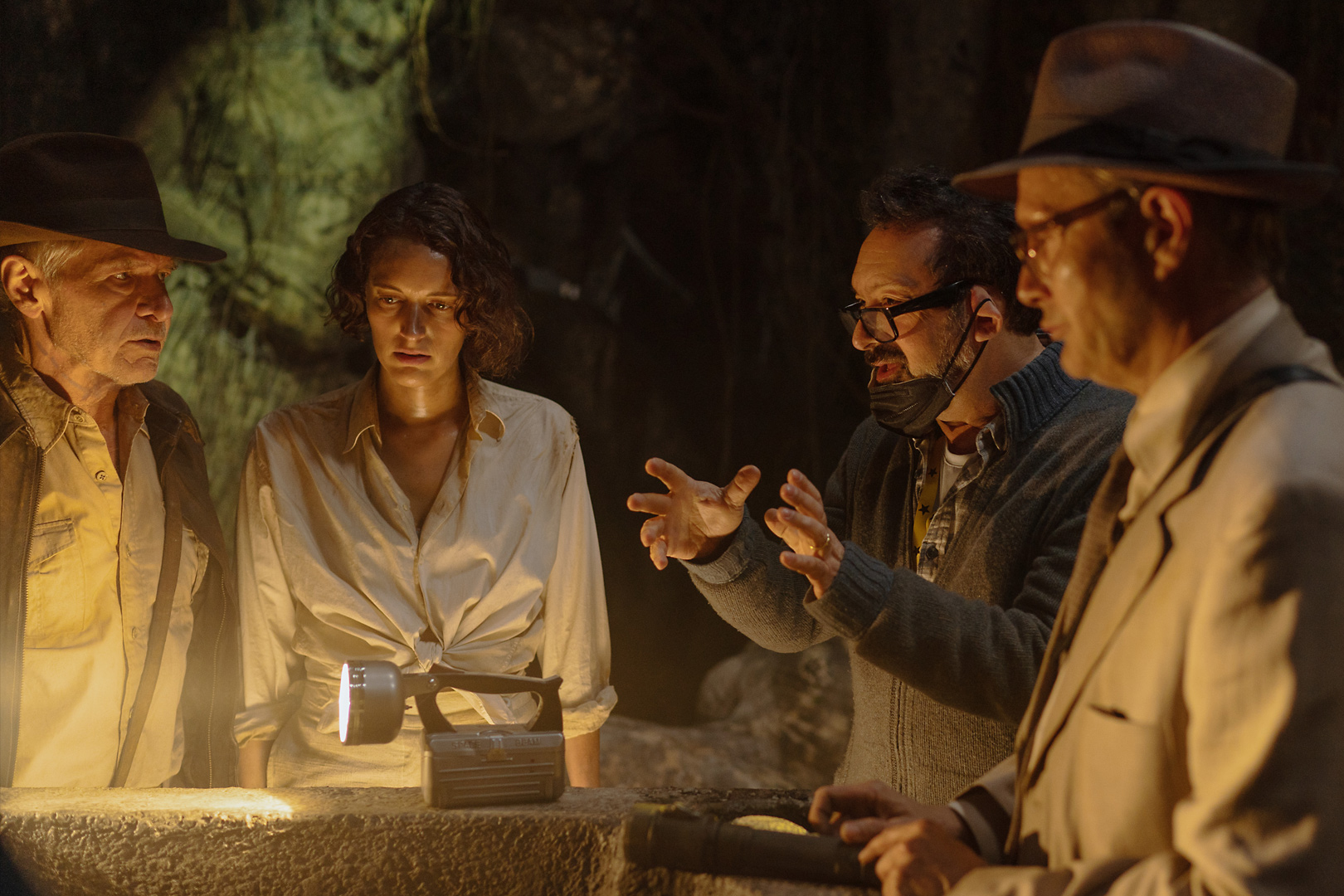 Behind the scenes of the filming in Archimedes’ Tomb