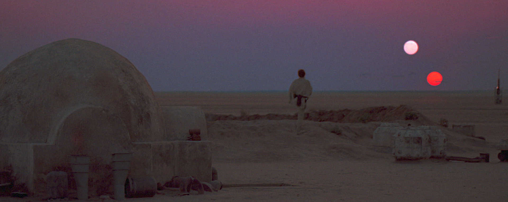 Luke watches twin suns